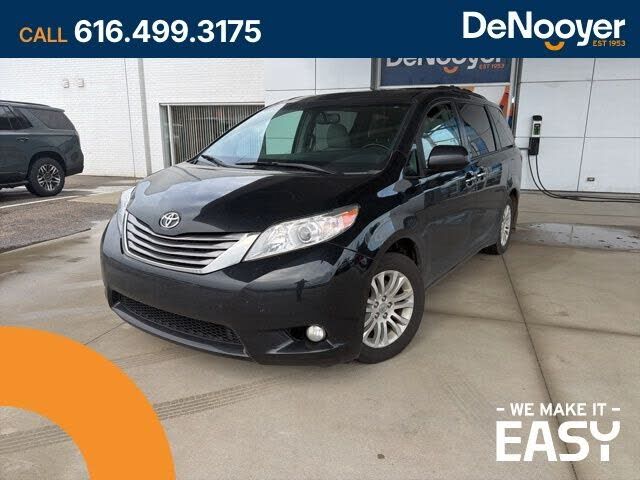 2017 TOYOTA Sienna
