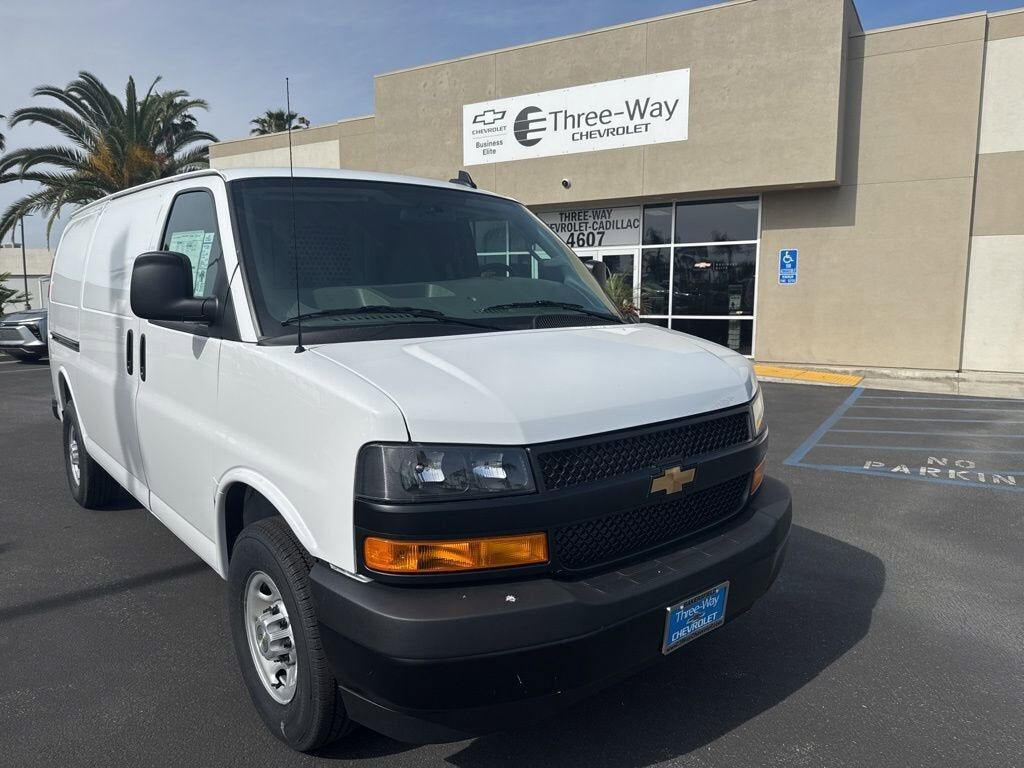 2026 CHEVROLET Express