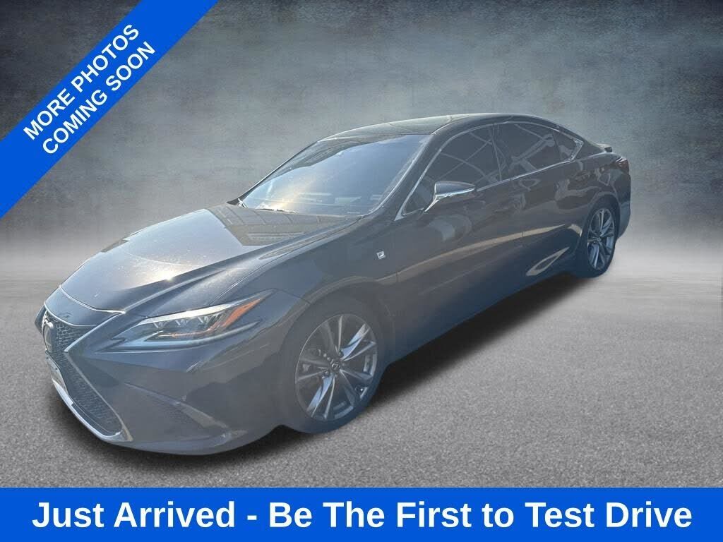 2019 LEXUS ES