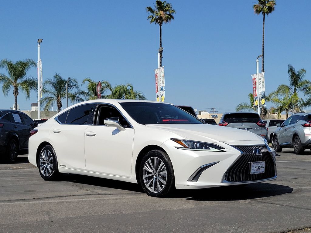 2020 LEXUS ES