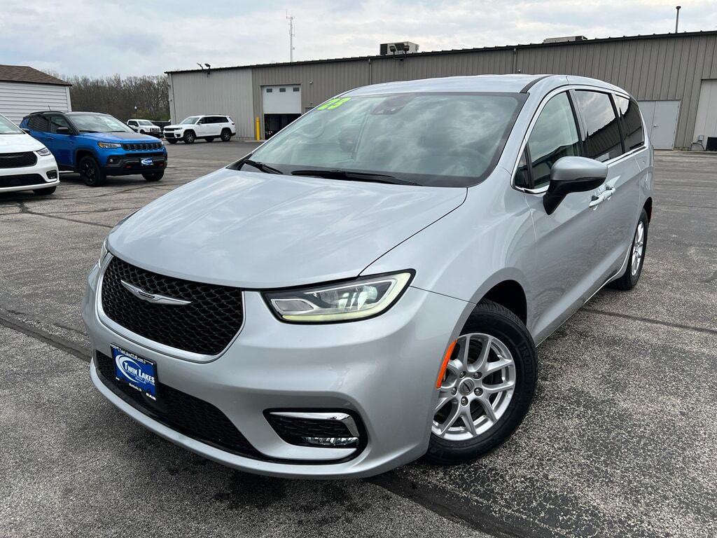 2023 CHRYSLER Pacifica