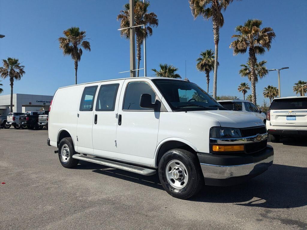 2024 CHEVROLET Express