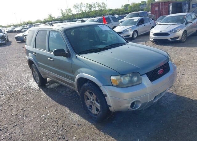 2005 FORD Escape
