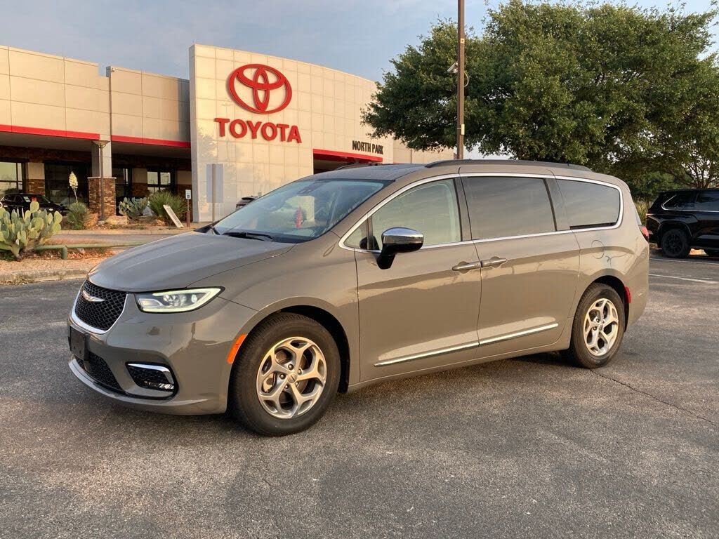 2023 CHRYSLER Pacifica