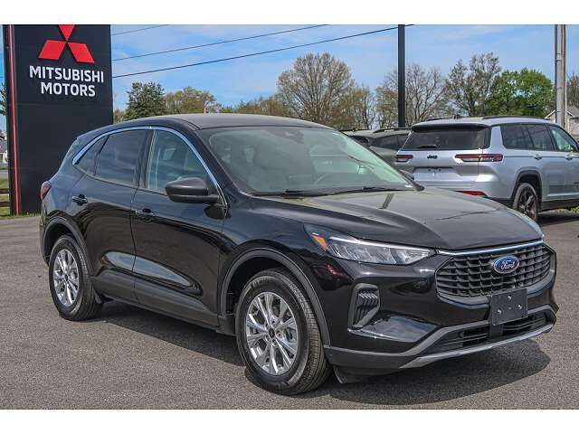 2024 FORD Escape