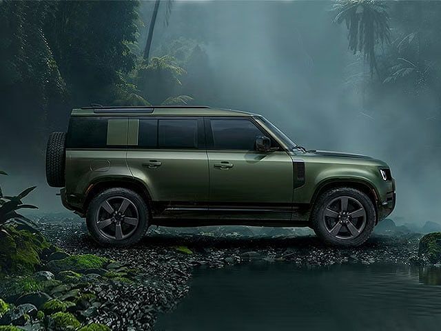 2026 LAND ROVER Defender