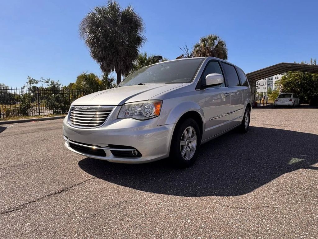 2011 CHRYSLER Town and Country