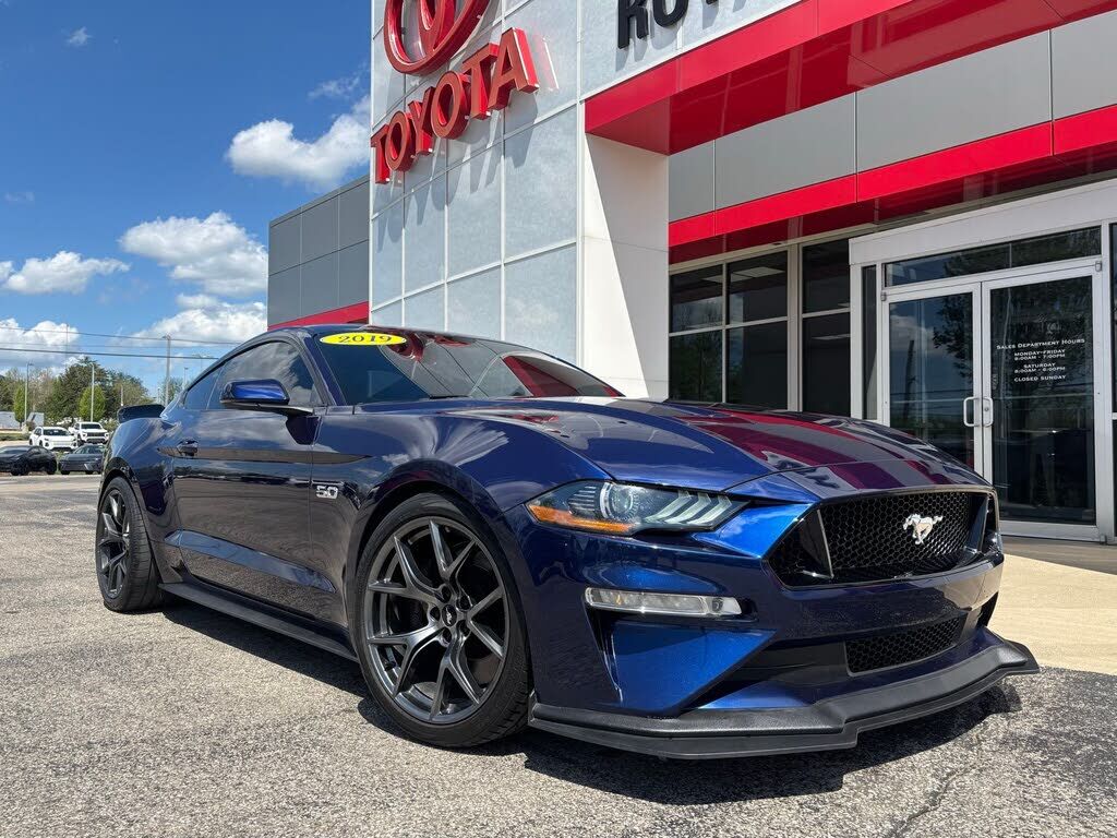 2019 FORD Mustang