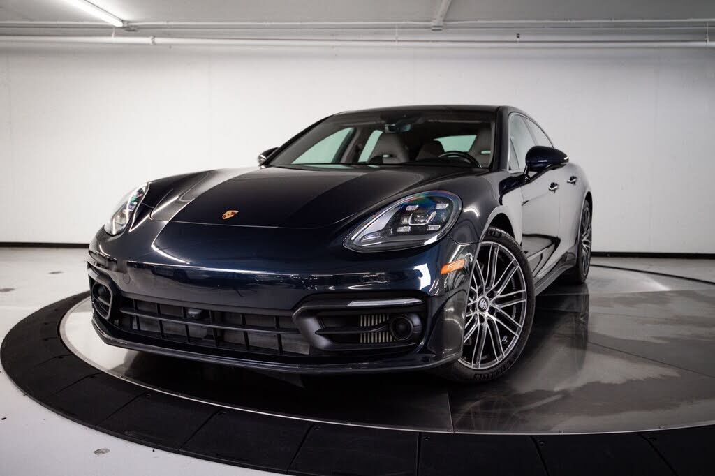 2023 PORSCHE Panamera
