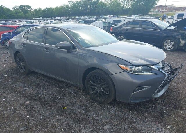 2016 LEXUS ES