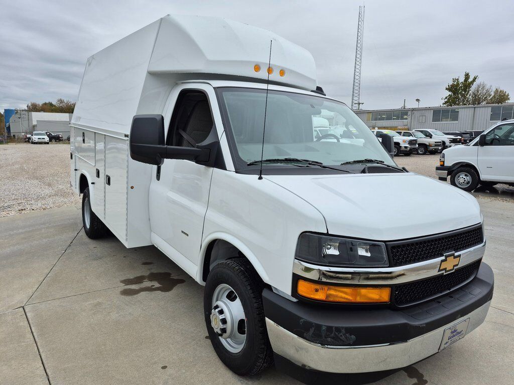 2025 CHEVROLET Express