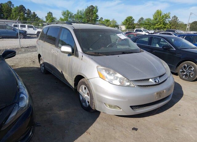 2009 TOYOTA Sienna
