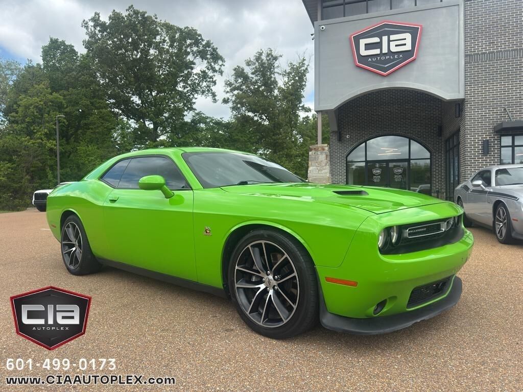 2017 DODGE Challenger