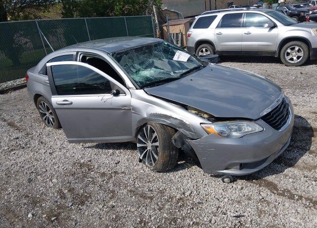 2014 CHRYSLER 200