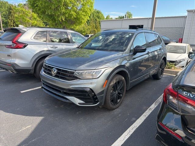2022 VOLKSWAGEN Tiguan