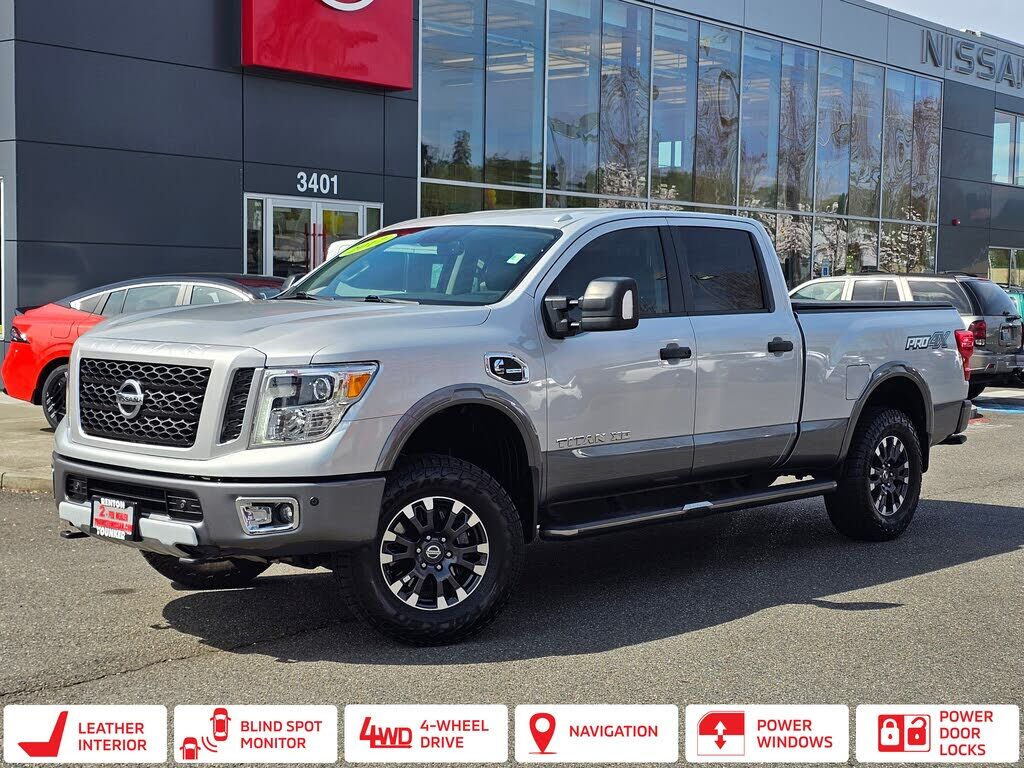 2017 NISSAN Titan