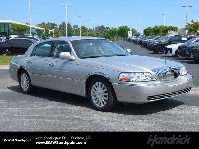 2003 LINCOLN Town Car