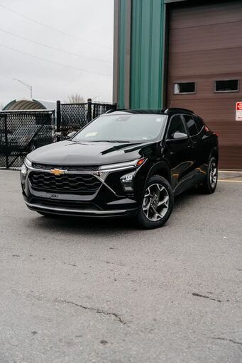 2025 CHEVROLET Trax