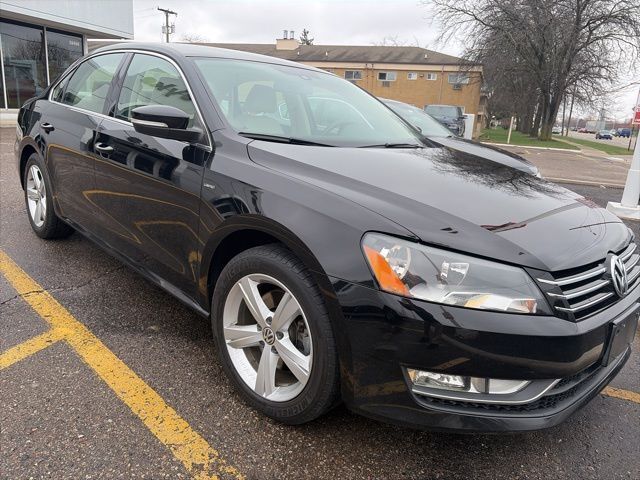 2015 VOLKSWAGEN Passat