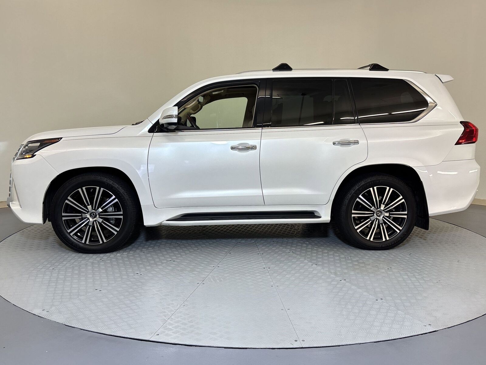 2020 LEXUS LX