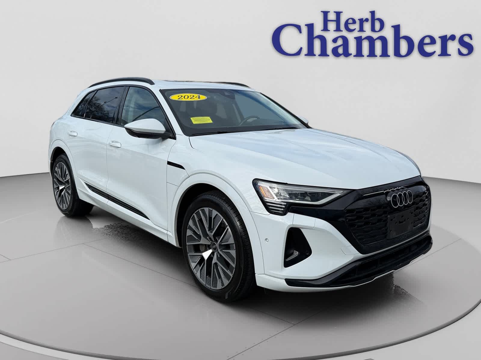 2024 AUDI Q8
