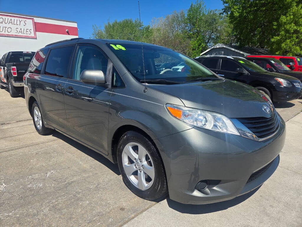 2014 TOYOTA Sienna