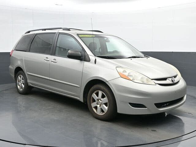 2010 TOYOTA Sienna