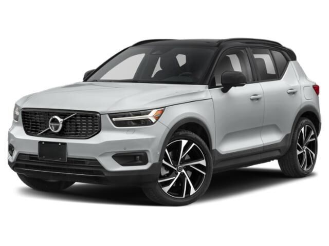 2021 VOLVO XC40