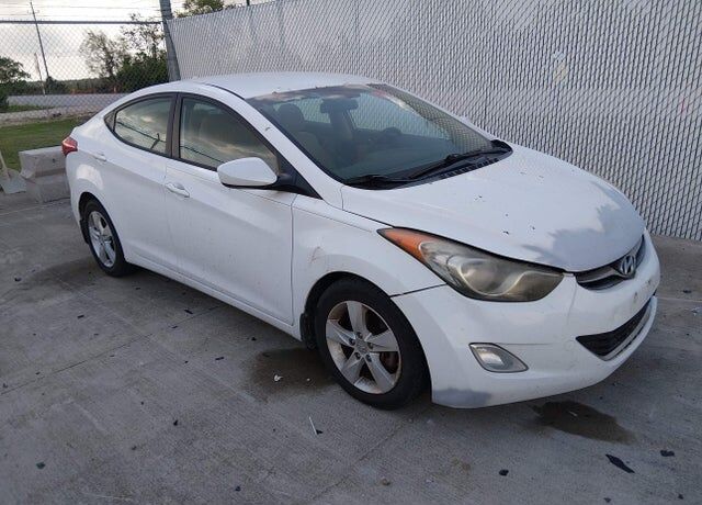 2013 HYUNDAI Elantra