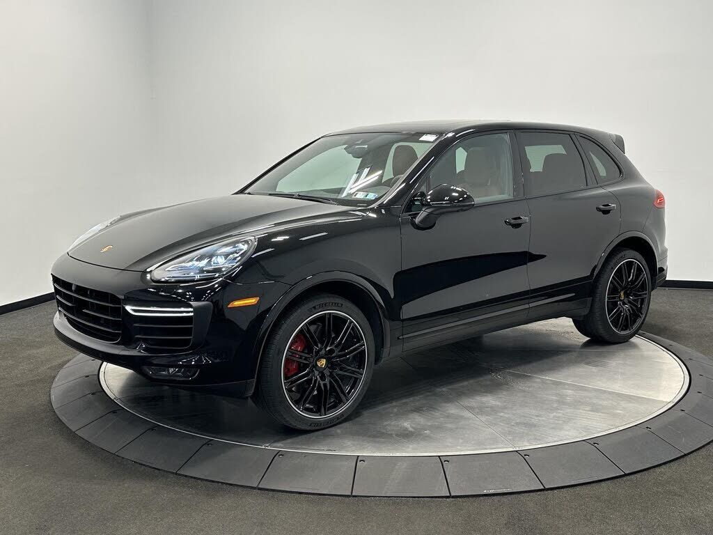 2017 PORSCHE Cayenne