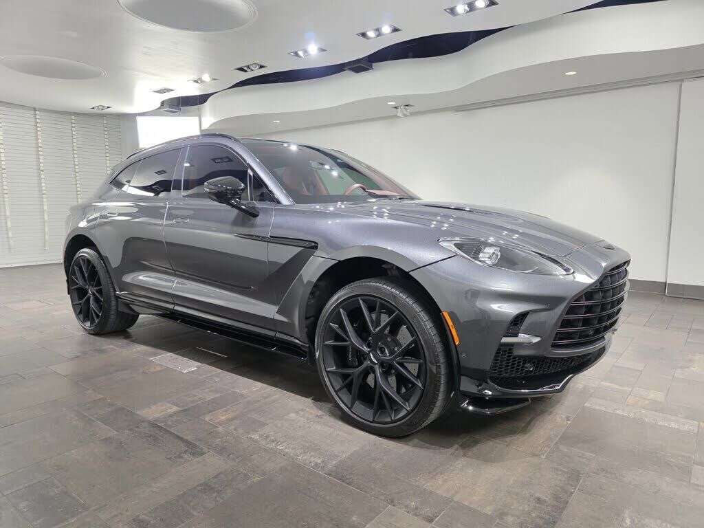 2025 ASTON MARTIN DBX