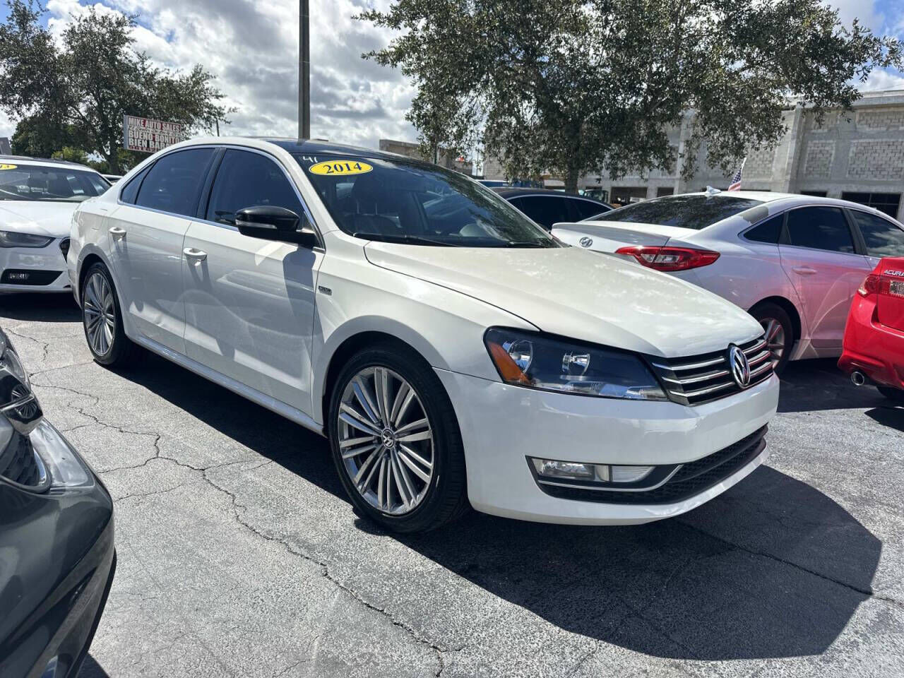 2014 VOLKSWAGEN Passat