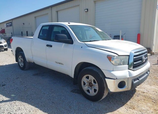 2011 TOYOTA Tundra
