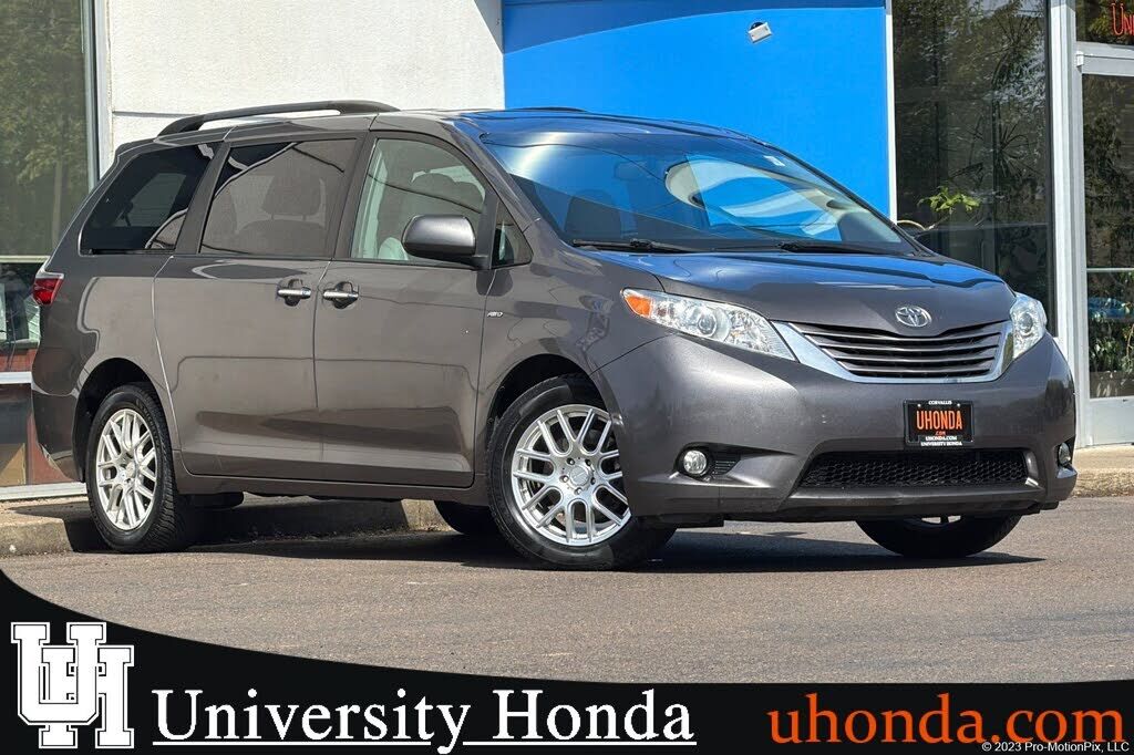 2016 TOYOTA Sienna