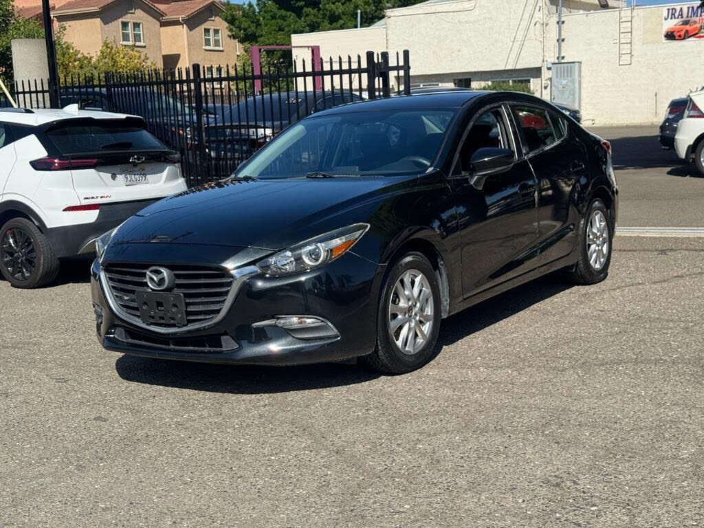 2017 MAZDA Mazda3