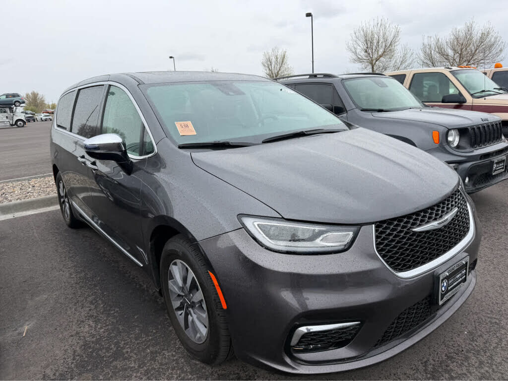 2023 CHRYSLER Pacifica