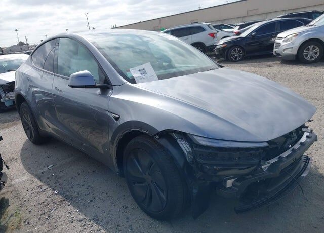 2026 TESLA Model Y