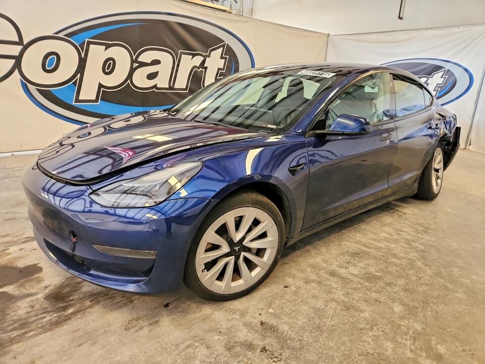 2022 TESLA Model 3