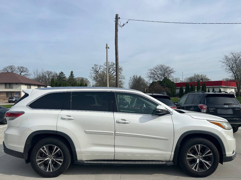 2016 TOYOTA Highlander