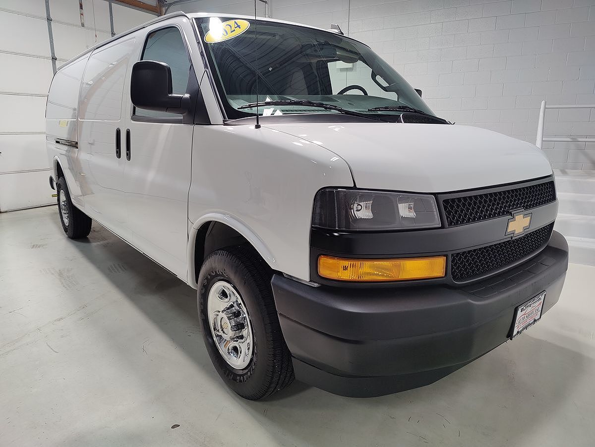 2024 CHEVROLET Express