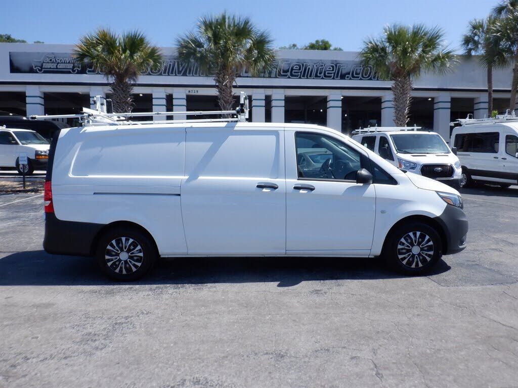 2023 MERCEDES-BENZ METRIS