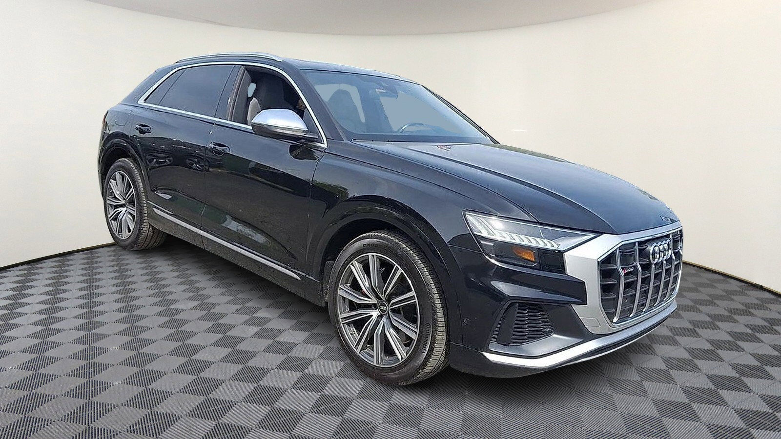 2023 Audi SQ8