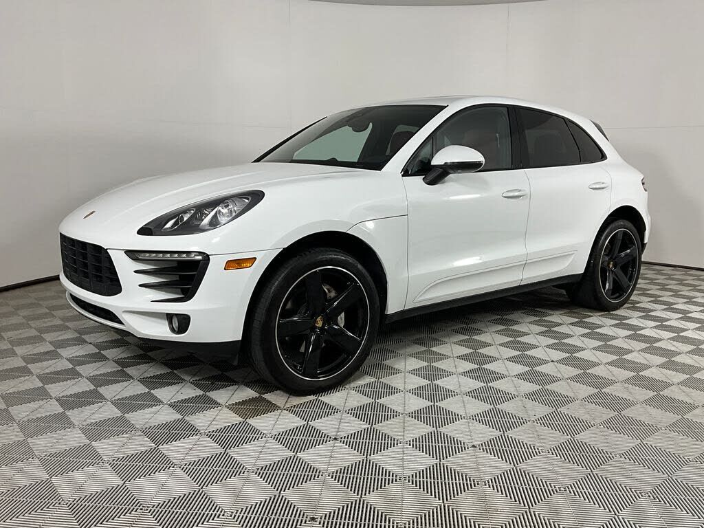 2017 PORSCHE Macan