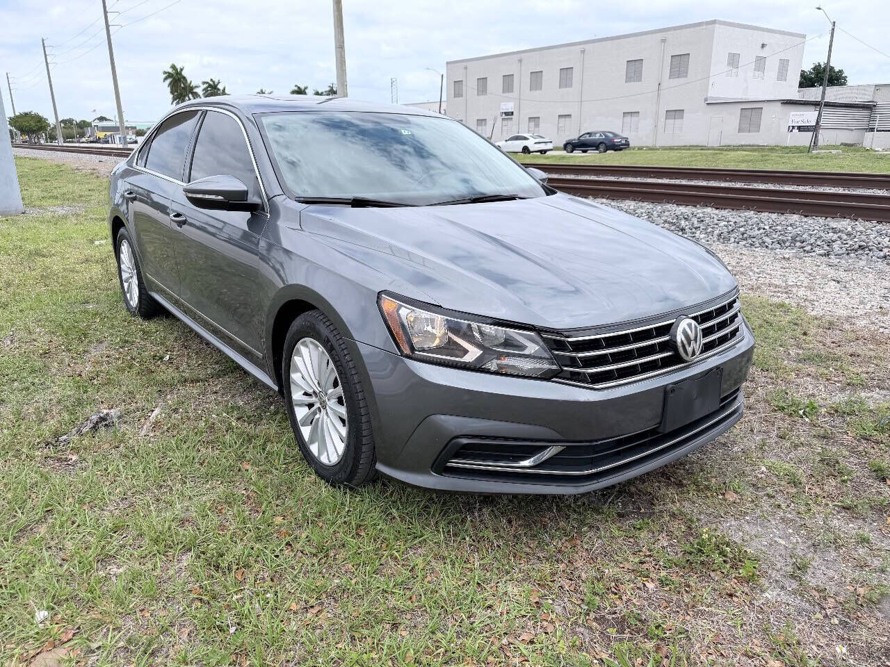 2017 VOLKSWAGEN Passat