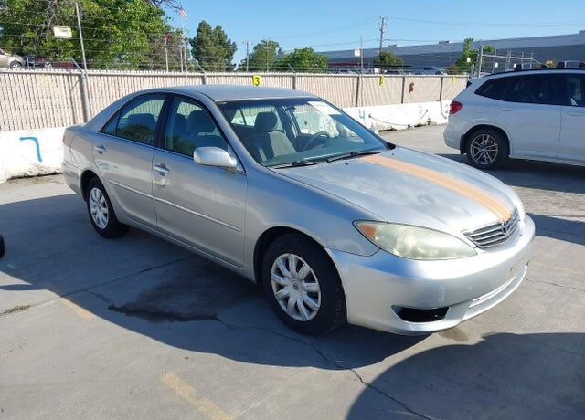 2005 TOYOTA Camry