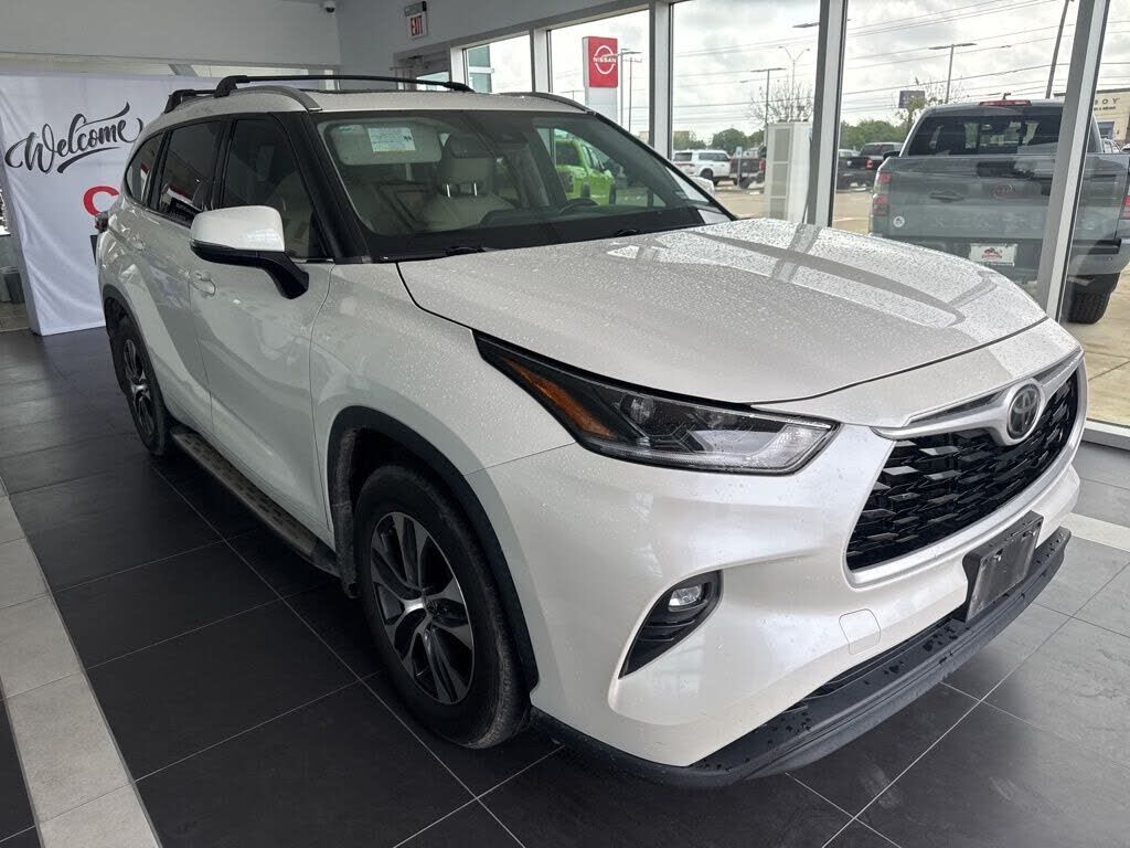 2021 TOYOTA Highlander