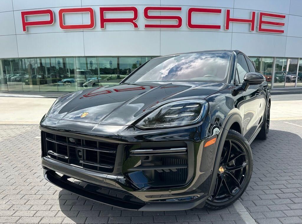 2024 PORSCHE Cayenne