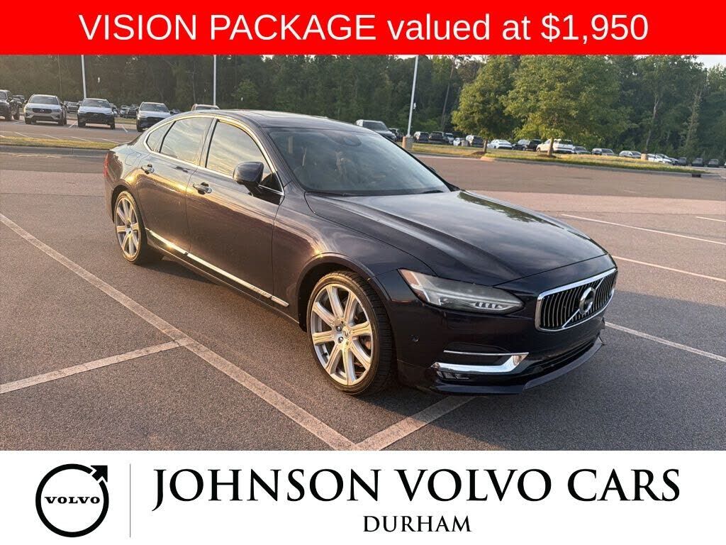 2017 VOLVO S90