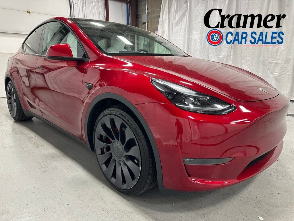 2024 TESLA Model Y