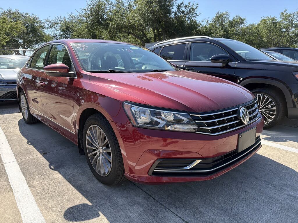 2016 VOLKSWAGEN Passat